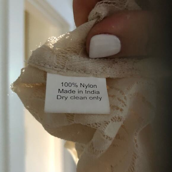 ANTHROPOLOGIE MOYNA Tiered Ruffle Back White Cream Beaded Lace Floral Vest M - Picture 6 of 8